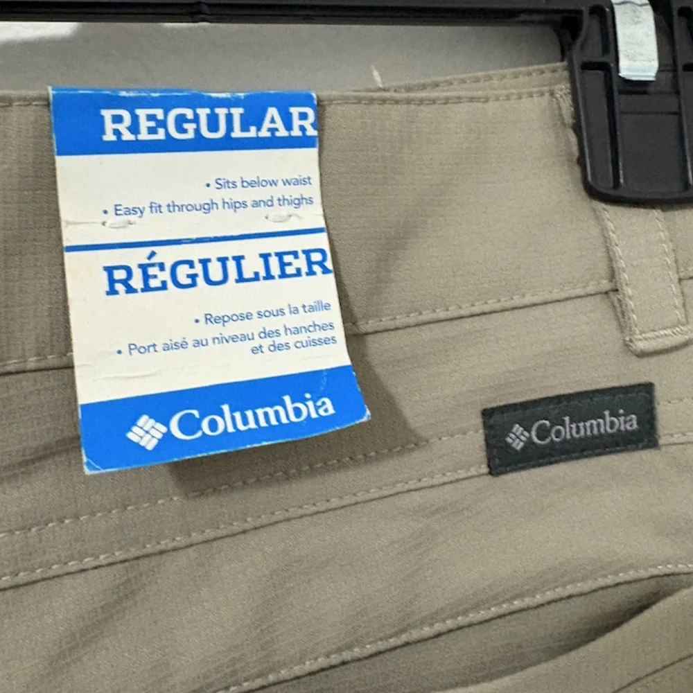 NWT Columbia Men's Cargo Pocket Shorts Regular Fit - size 30 / 11